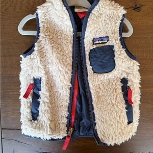 Patagonia Cream Fleece Vest with Red Zipper